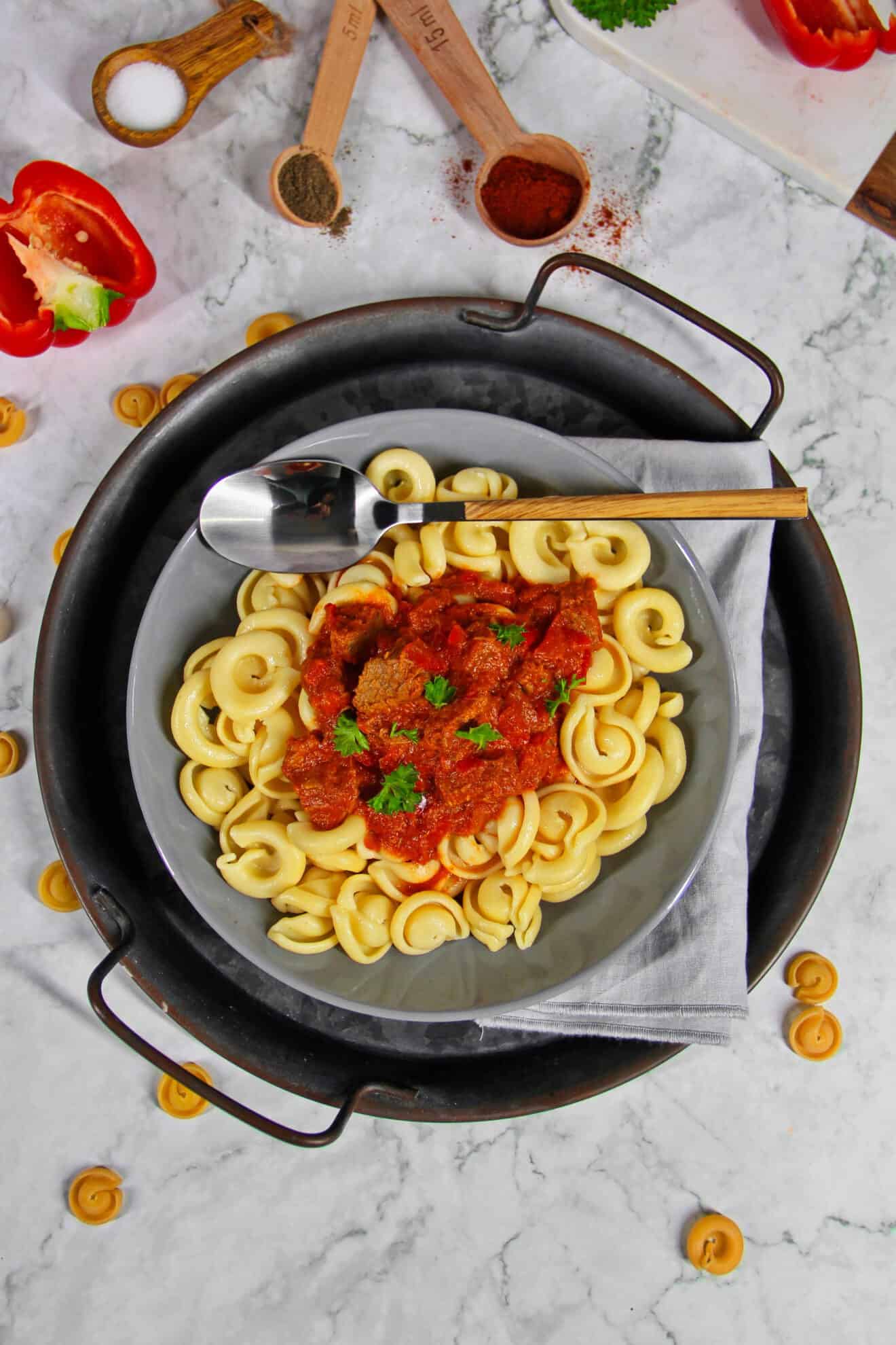 Einfaches Rindergulasch mit Paprika - Thermokoch.de