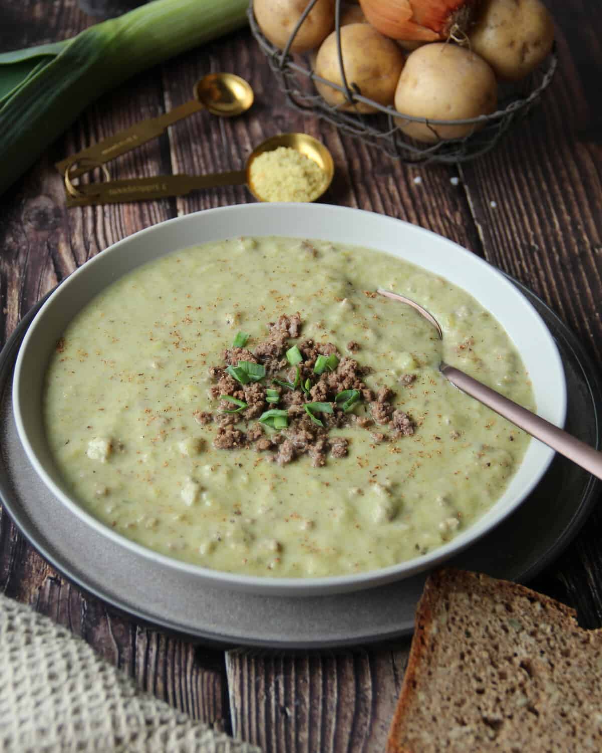 Käse-Lauch-Suppe mit Kartoffeln und Hack - Einfach und lecker für jeden ...