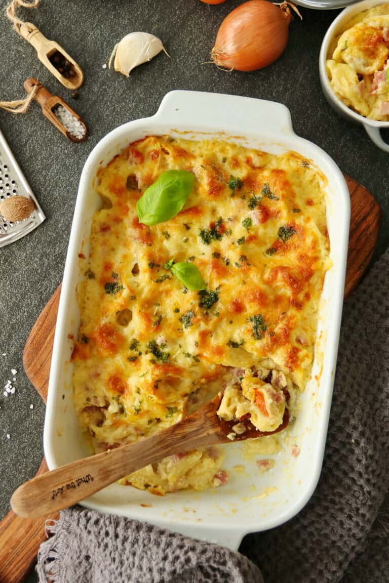 Ofentortellini alla Panna - Einfaches Rezept für überbackene Tortellini ...