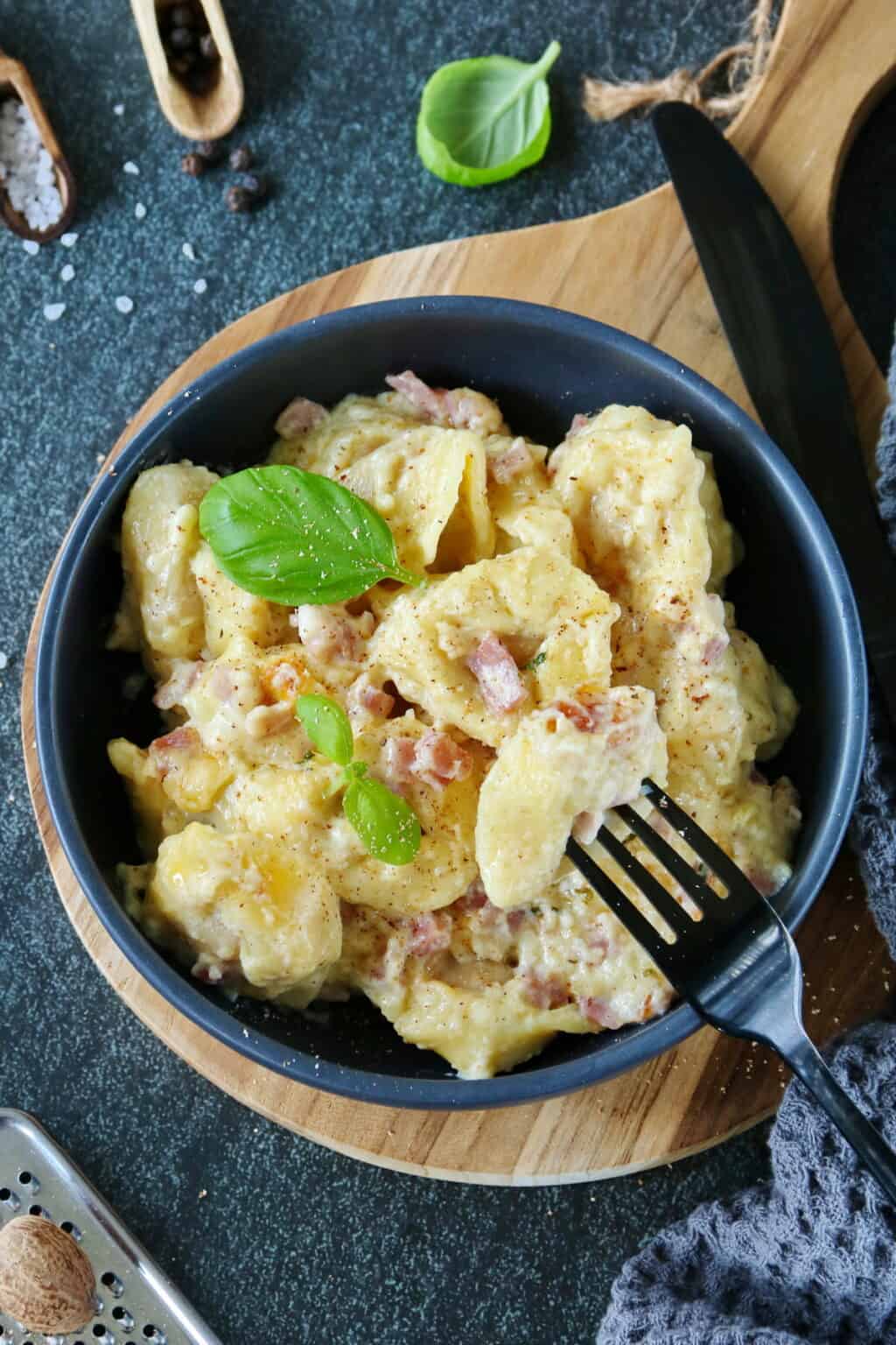 Ofentortellini alla Panna - Einfaches Rezept für überbackene Tortellini ... Ofentortellini alla Panna - Einfaches Rezept für überbackene Tortellini ...