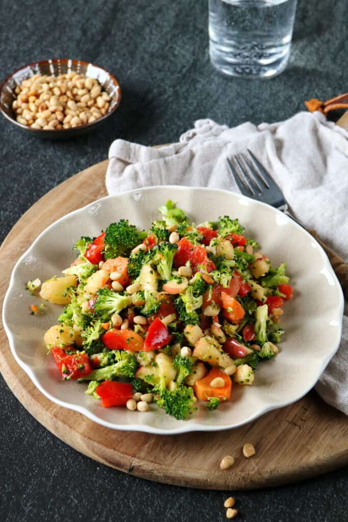 Rohkostsalat mit Brokkoli - Thermokoch.de Rohkostsalat mit Brokkoli - Thermokoch.de