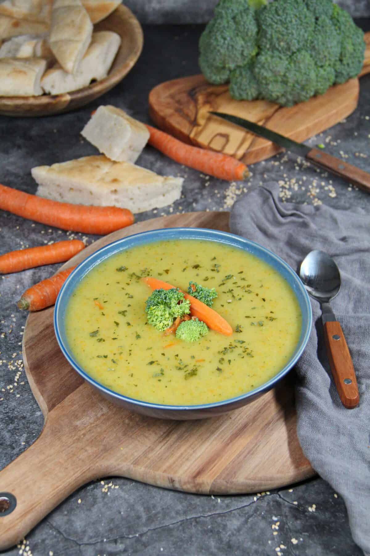 A bowl of creamy potato soup.